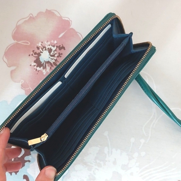 Fossil long zip around leather wallet - Picture 7 of 12